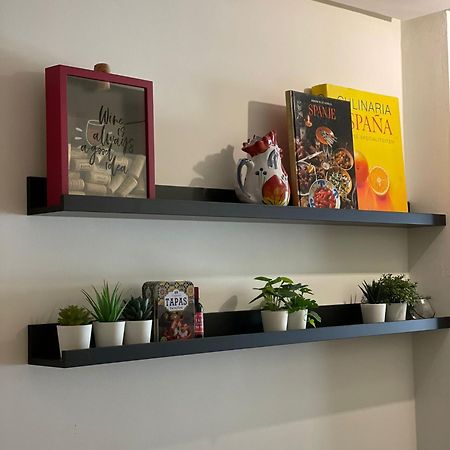 A Space That Feels Like Home With Private Parking Málaga Exteriör bild
