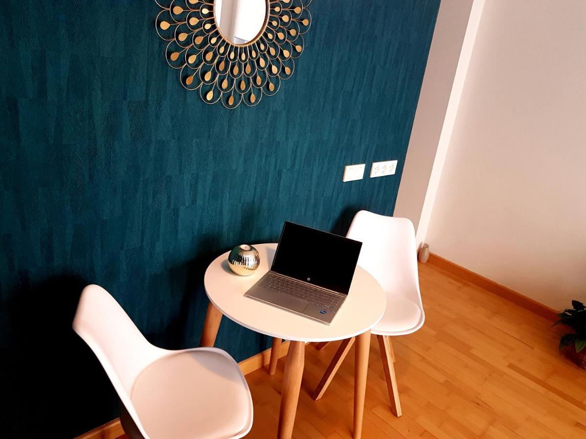 A Space That Feels Like Home With Private Parking Málaga Exteriör bild